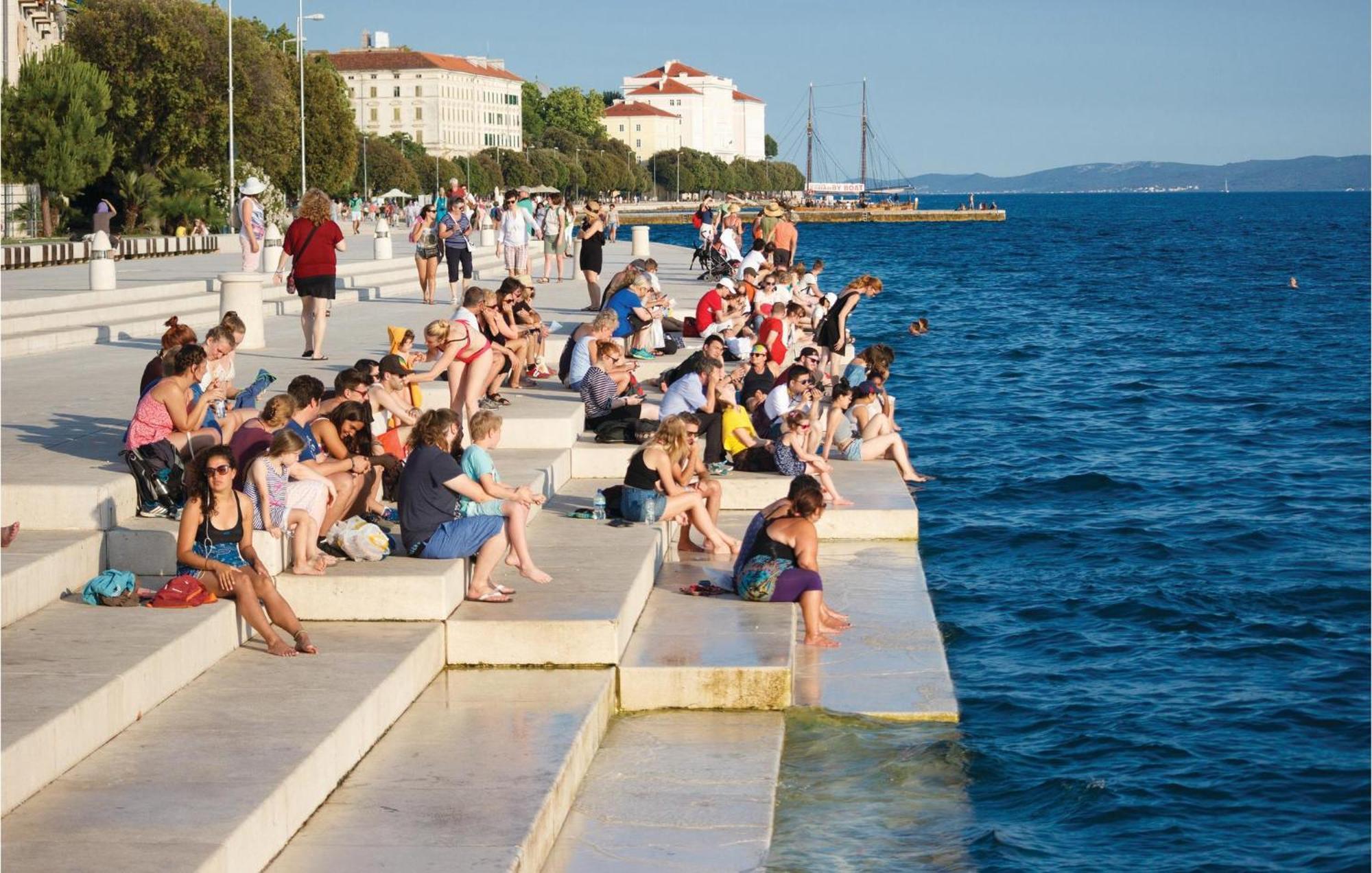 Nice Apartment In Zadar With Wifi ภายนอก รูปภาพ